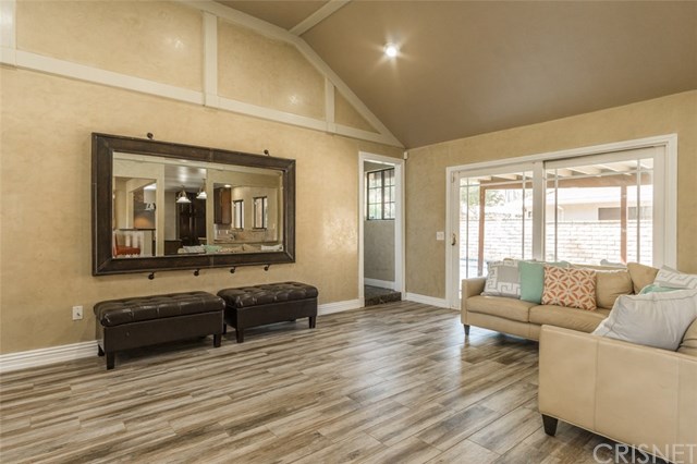 23408 Cherry Street Newhall, CA 91321 - Photo 5 of 28