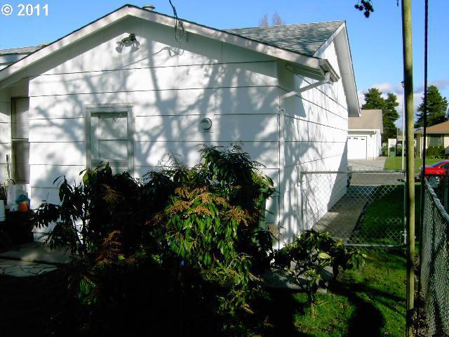 1155 Randolph Road Woodburn, OR 97071 - Photo 5 of 15 Gallery Image 5