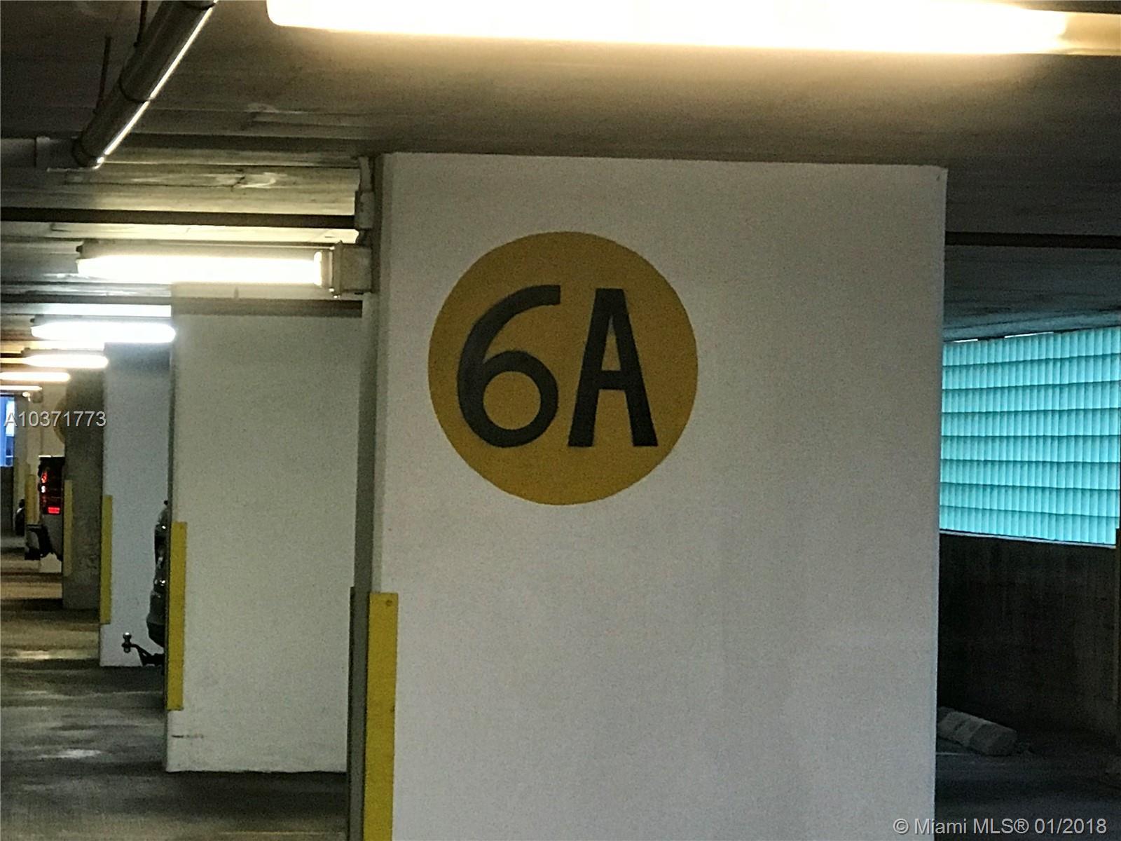 1200 Brickell Bay Drive, Unit 3915 Miami, FL 33131 - Photo 27 of 40