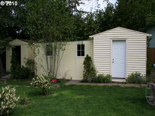 7915 Southwest Oleson Road Portland, OR 97223 - Photo 14 of 16 Gallery Image 14