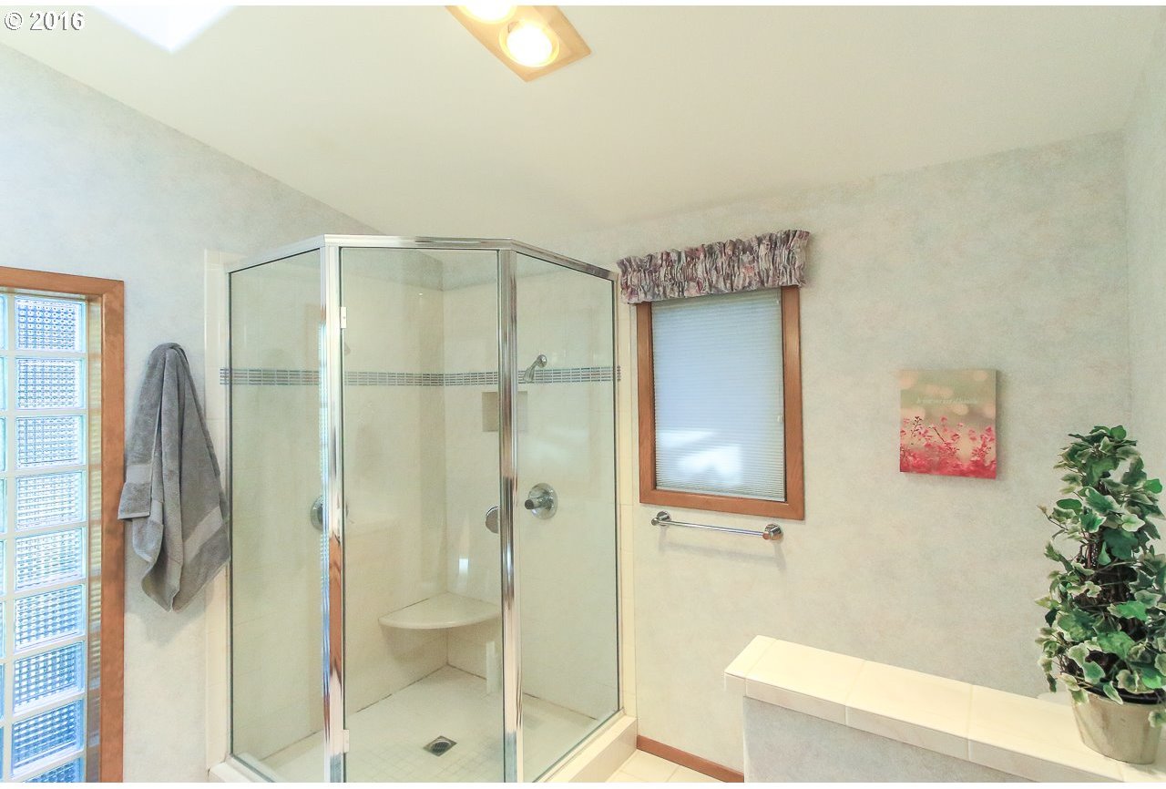 11462 Steinkamp Road Southeast Aumsville, OR 97325 - Photo 13 of 24 Gallery Image 13