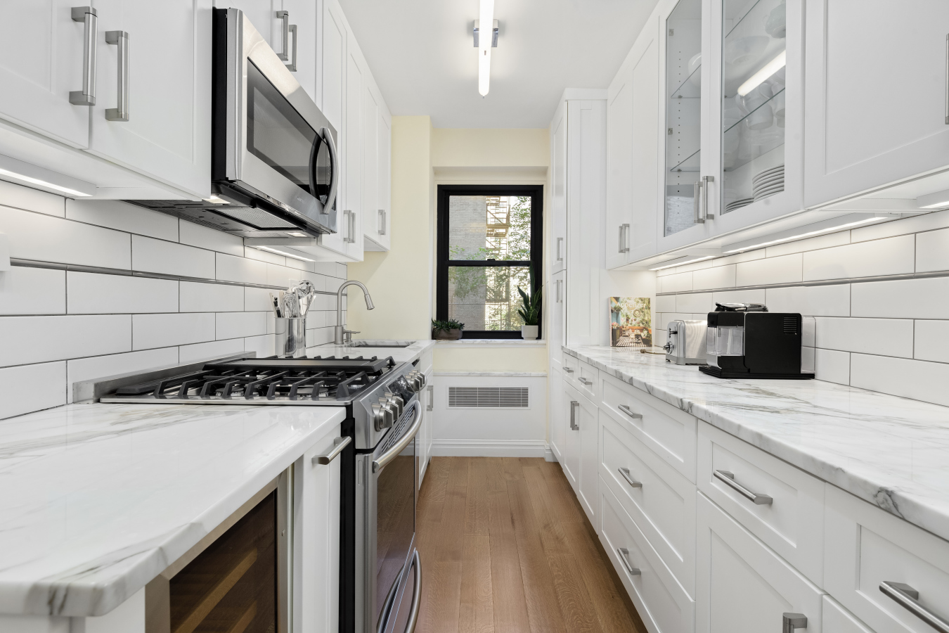 176 East 77th Street, Unit 2J Manhattan, NY 10075 - Photo 6 of 13