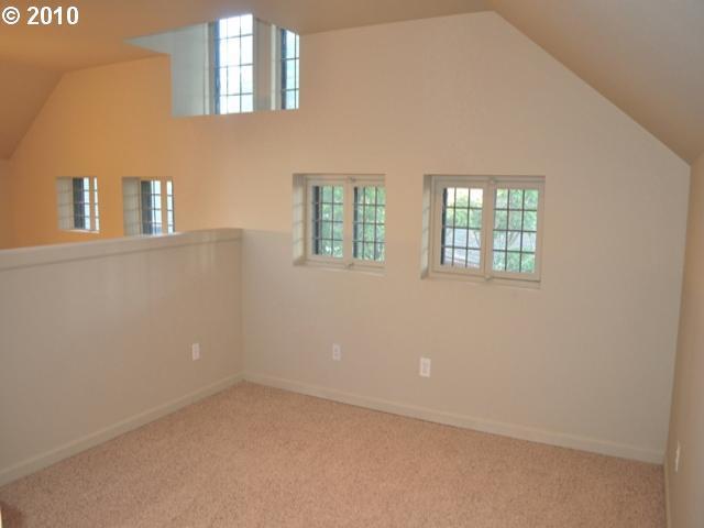 21389 Hazelnut Ridge Road Scotts Mills, OR 97375 - Photo 7 of 16 Gallery Image 7