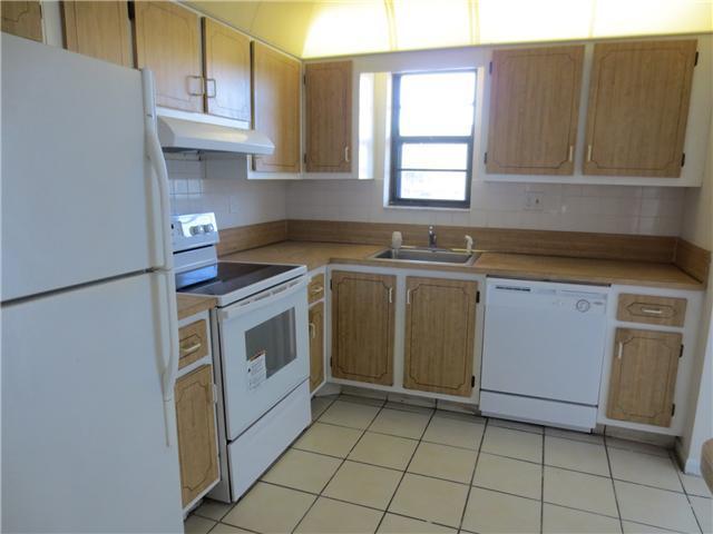 9370 Southwest 8th Street, Unit 2110 Boca Raton, FL 33428 - Photo 2 of 12 Gallery Image 2
