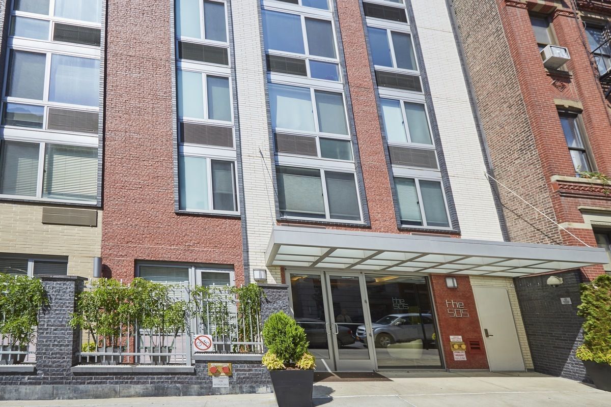 The 505 505 W 47th St, Manhattan, NY 10036 - Photo 3 of 13