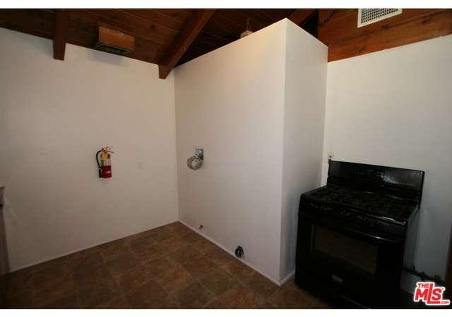 586 Conklin Road Big Bear Lake, CA 92315 - Photo 6 of 27