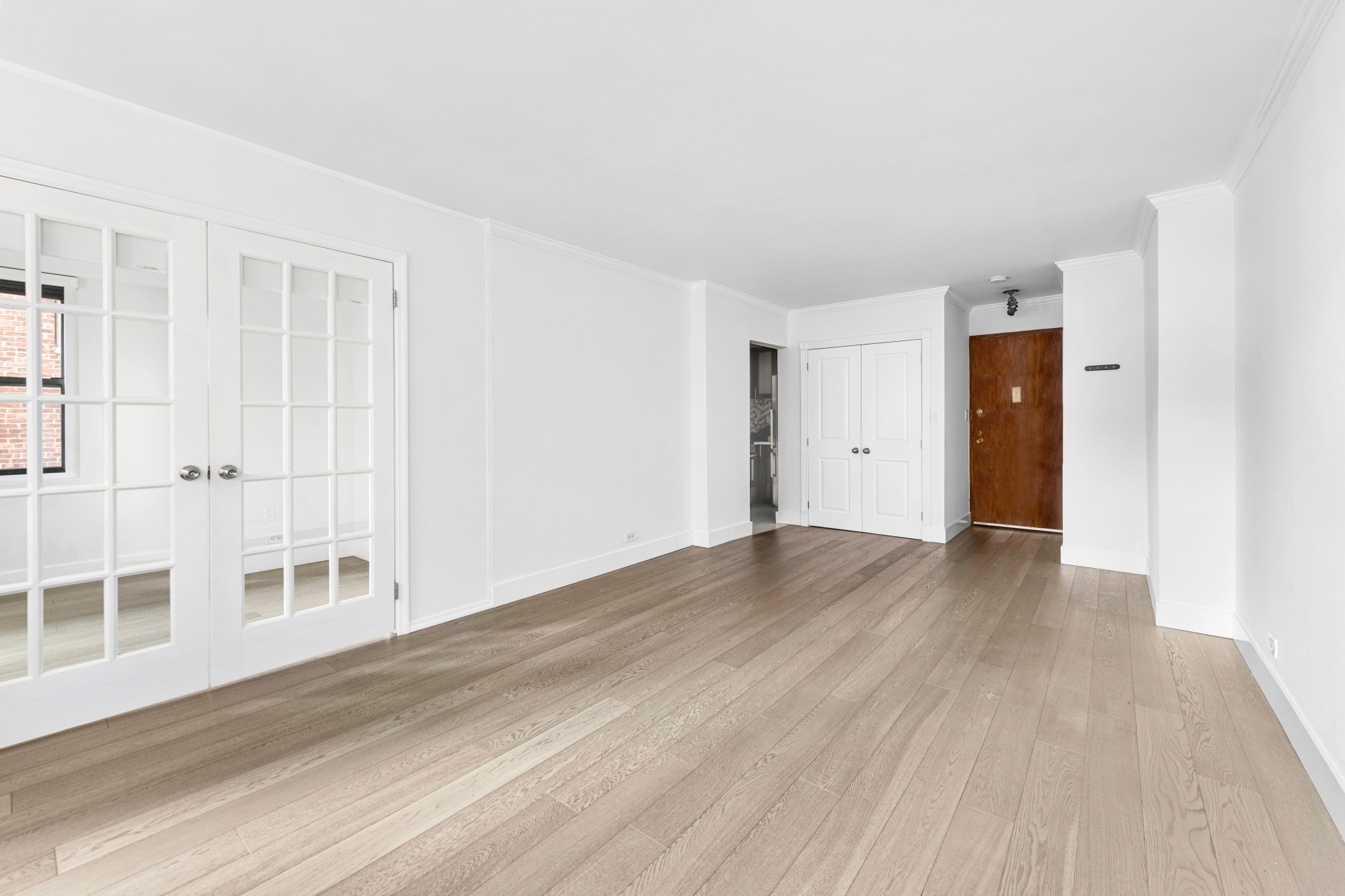 301 East 63rd Street, Unit 9A Manhattan, NY 10065 - Photo 6 of 12