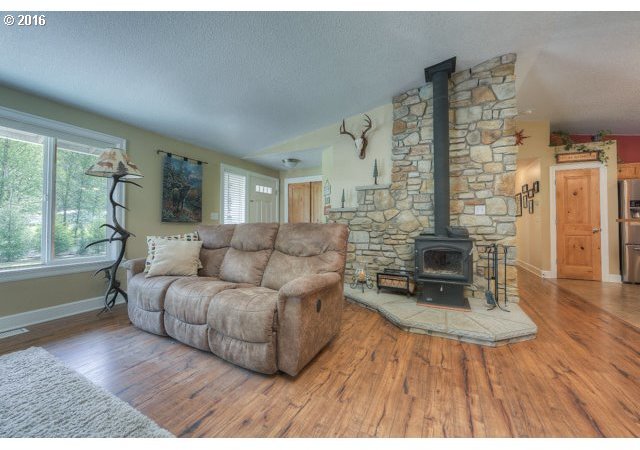 307 Saddle Road Amboy, WA 98601 - Photo 12 of 26 Gallery Image 12