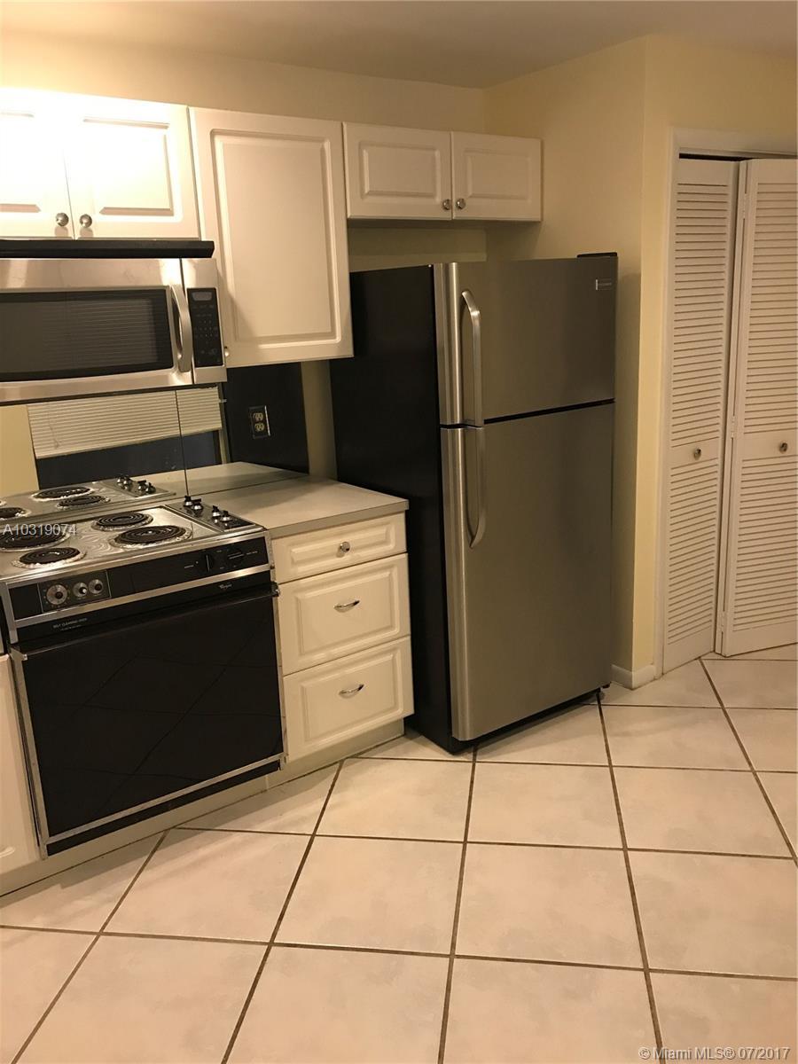 7460 La Paz Place, Unit 207 Boca Raton, FL 33433 - Photo 4 of 9