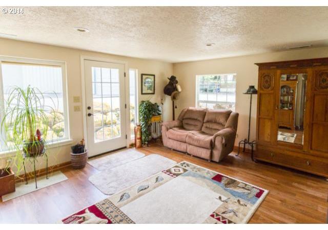 7474 Sherman Road Southeast Aumsville, OR 97325 - Photo 3 of 16 Gallery Image 3