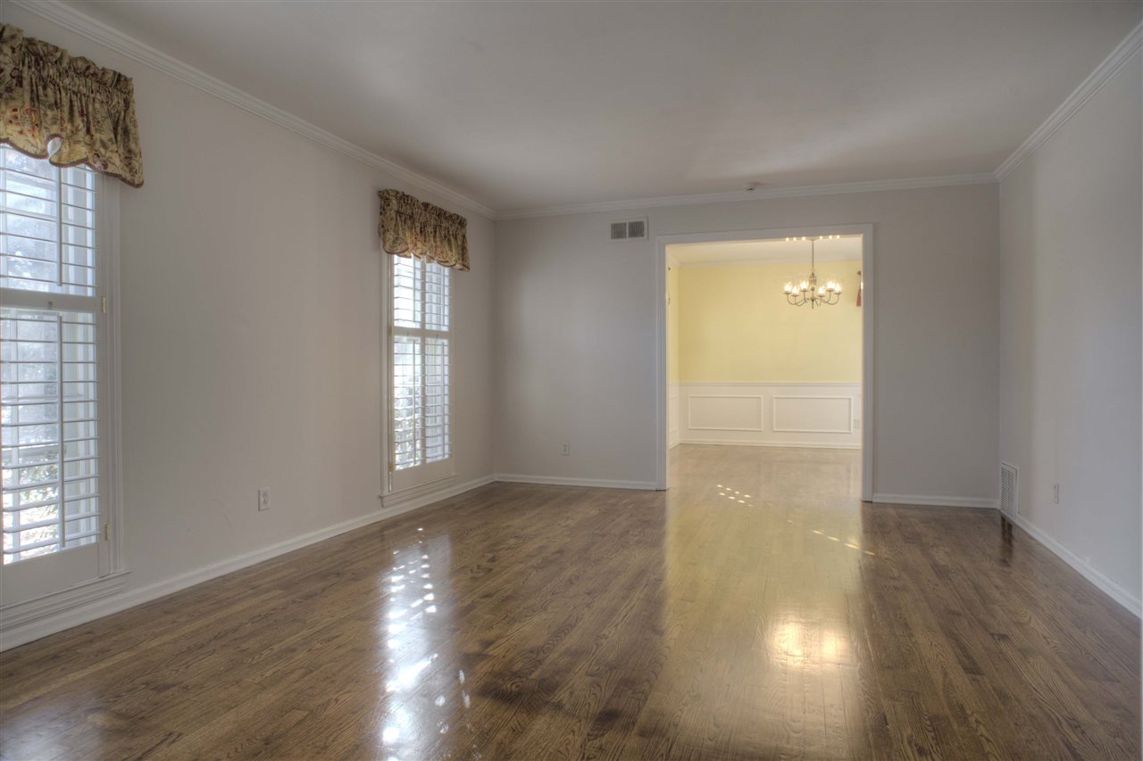 697 South Yates Road Memphis, TN 38120 - Photo 2 of 18 Gallery Image 2