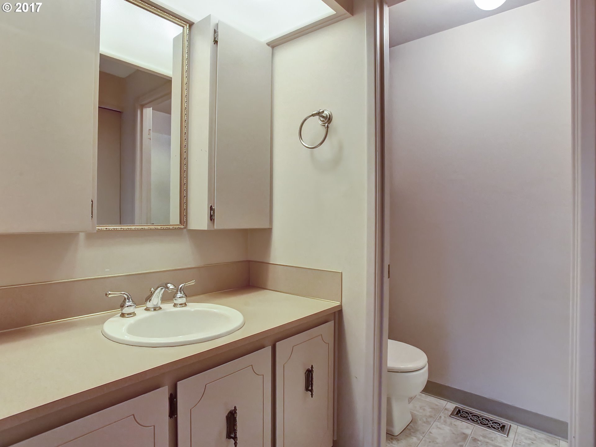5885 Southwest Glenbrook Road Beaverton, OR 97007 - Photo 14 of 19 Gallery Image 14