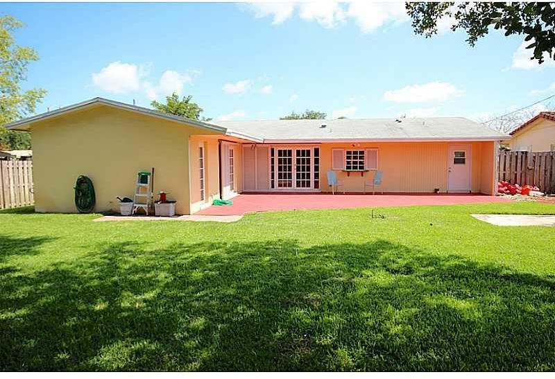 3901 West Park Road Hollywood, FL 33021 - Photo 30 of 35