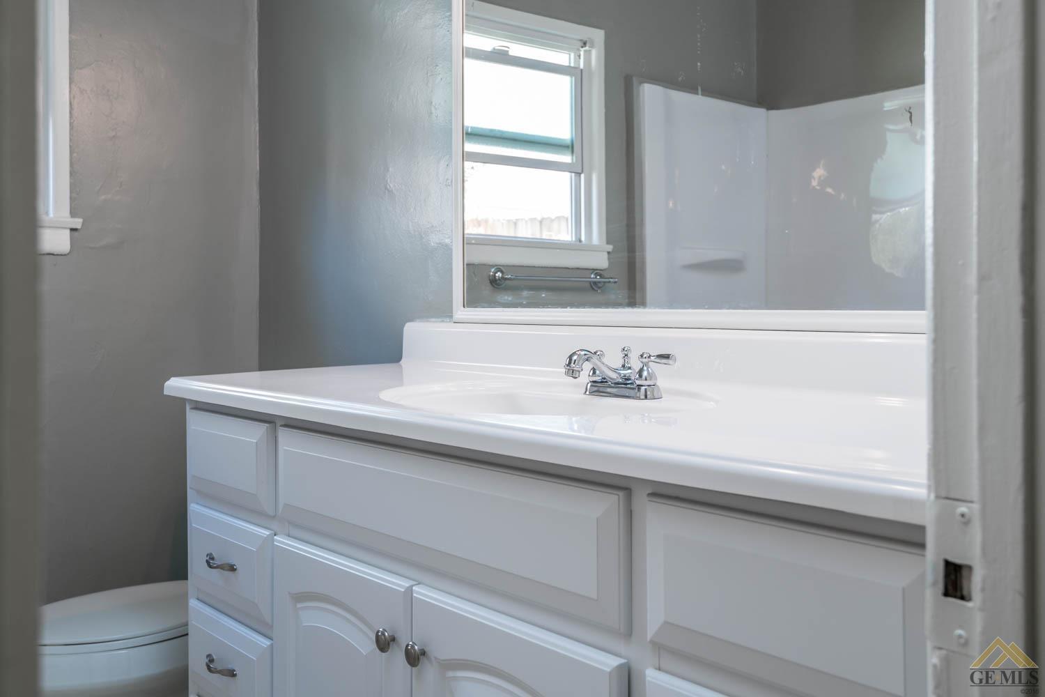 3014 Edwards Avenue Bakersfield, CA 93306 - Photo 11 of 32