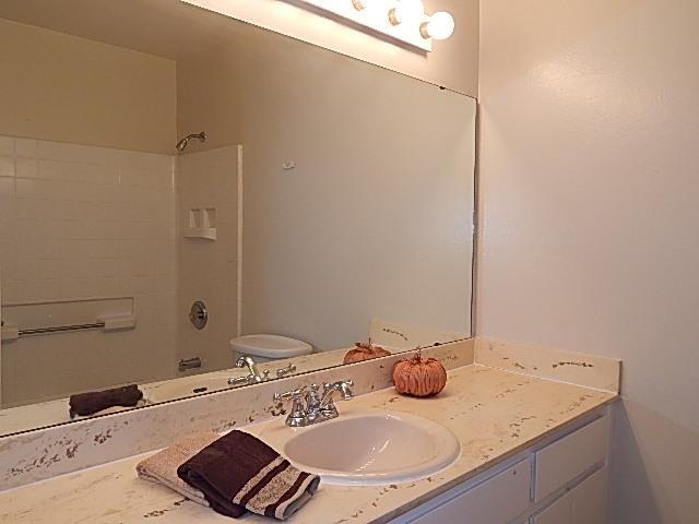 8741 Rhodes Court Santee, CA 92071 - Photo 15 of 23 Gallery Image 15