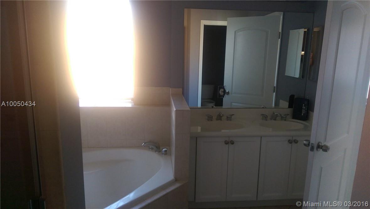 1752 Southwest 154th Path Miami, FL 33185 - Photo 10 of 12