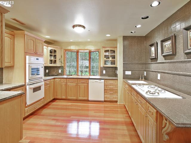 2233 Southwest Boundary Street Portland, OR 97239 - Photo 6 of 15 Gallery Image 6