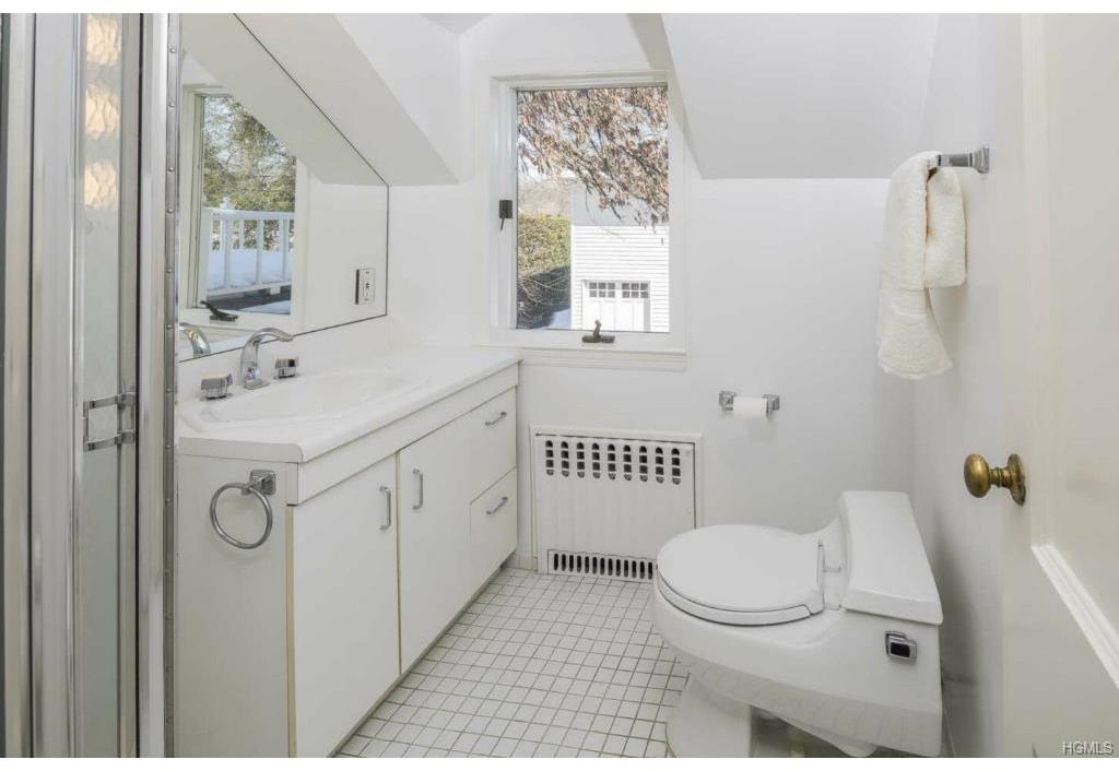 31 Ridgecroft Road Bronxville, NY 10708 - Photo 12 of 22