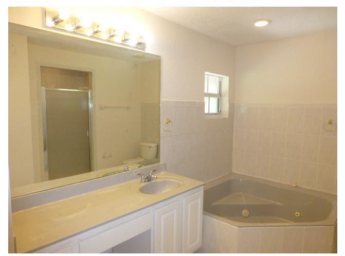 28301 Southwest 158th Avenue Homestead, FL 33033 - Photo 7 of 10