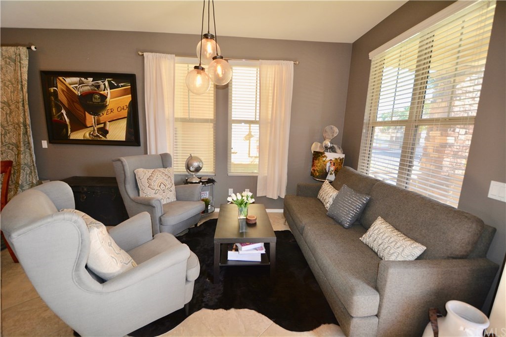 3327 View Ridge Drive Long Beach, CA 90755 - Photo 4 of 28