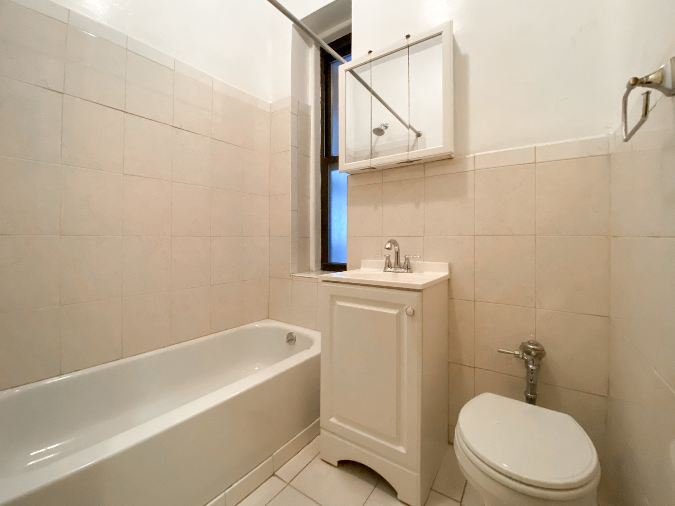 342 West 56th Street, Unit 4E Manhattan, NY 10019 - Photo 4 of 6