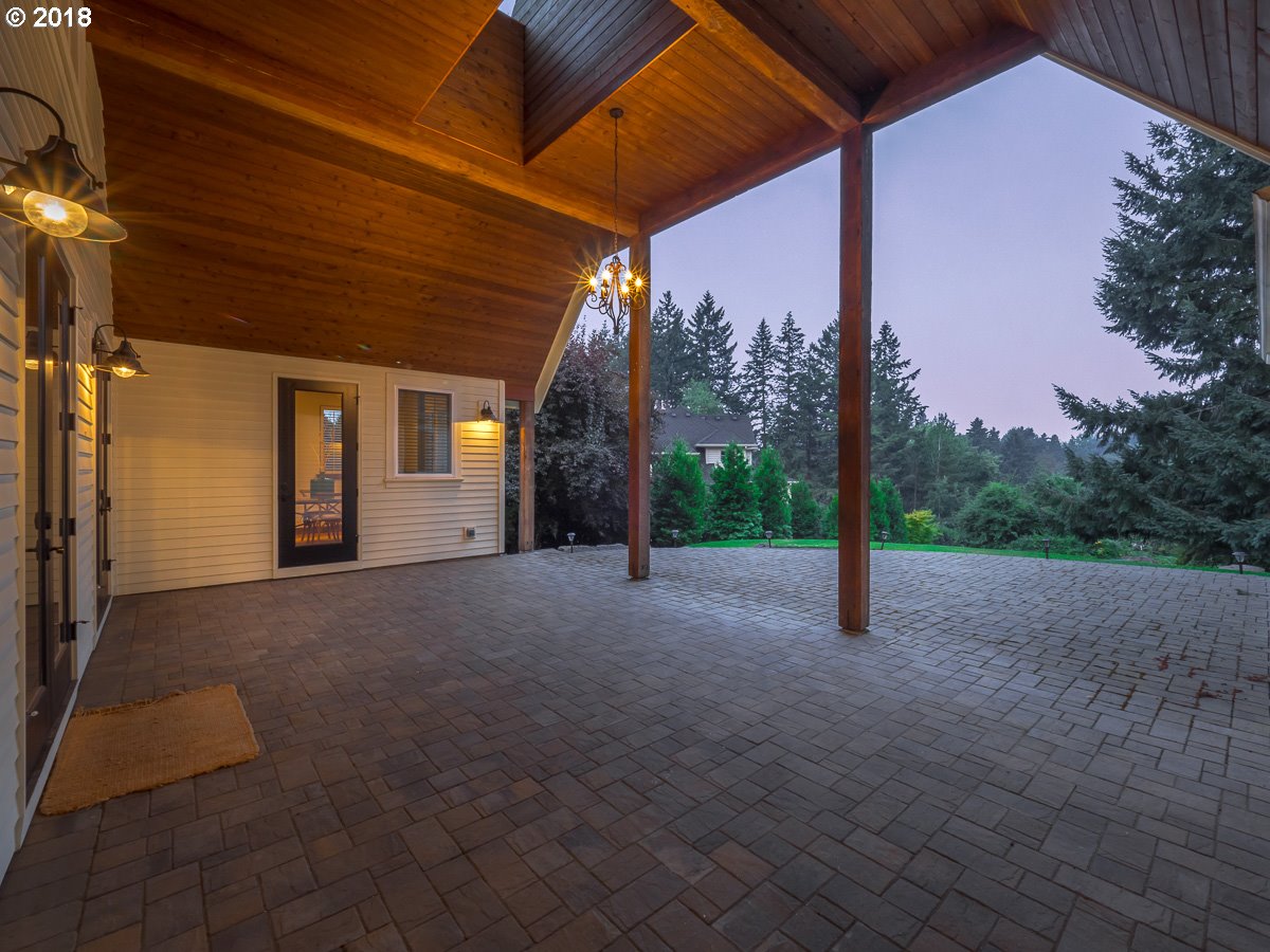 13705 Knaus Road Lake Oswego, OR 97034 - Photo 18 of 31 Gallery Image 18
