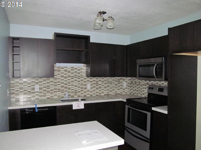 7734 Southwest Barnes Road, Unit F Portland, OR 97225 - Photo 2 of 16 Gallery Image 2