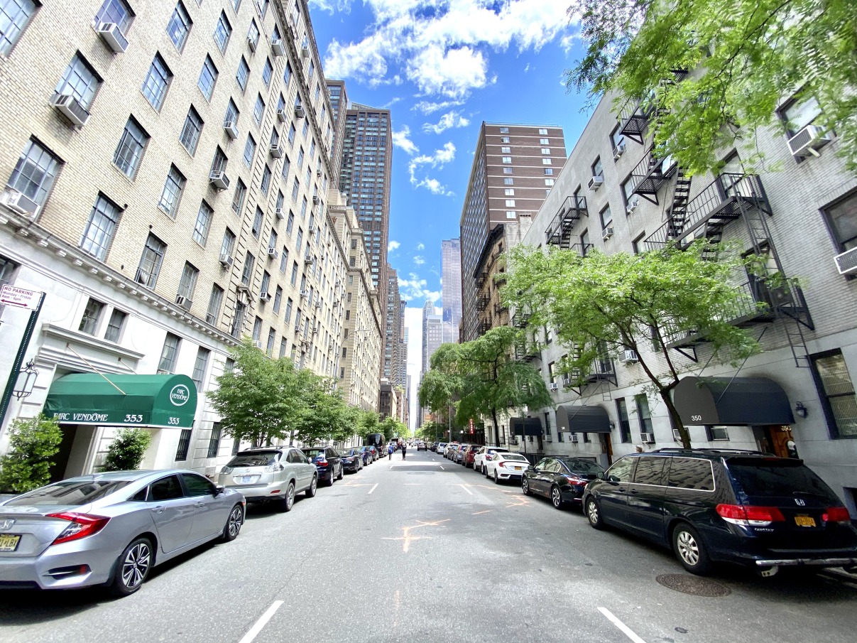 352 West 56th Street, Unit 2A Manhattan, NY 10019 - Photo 8 of 11