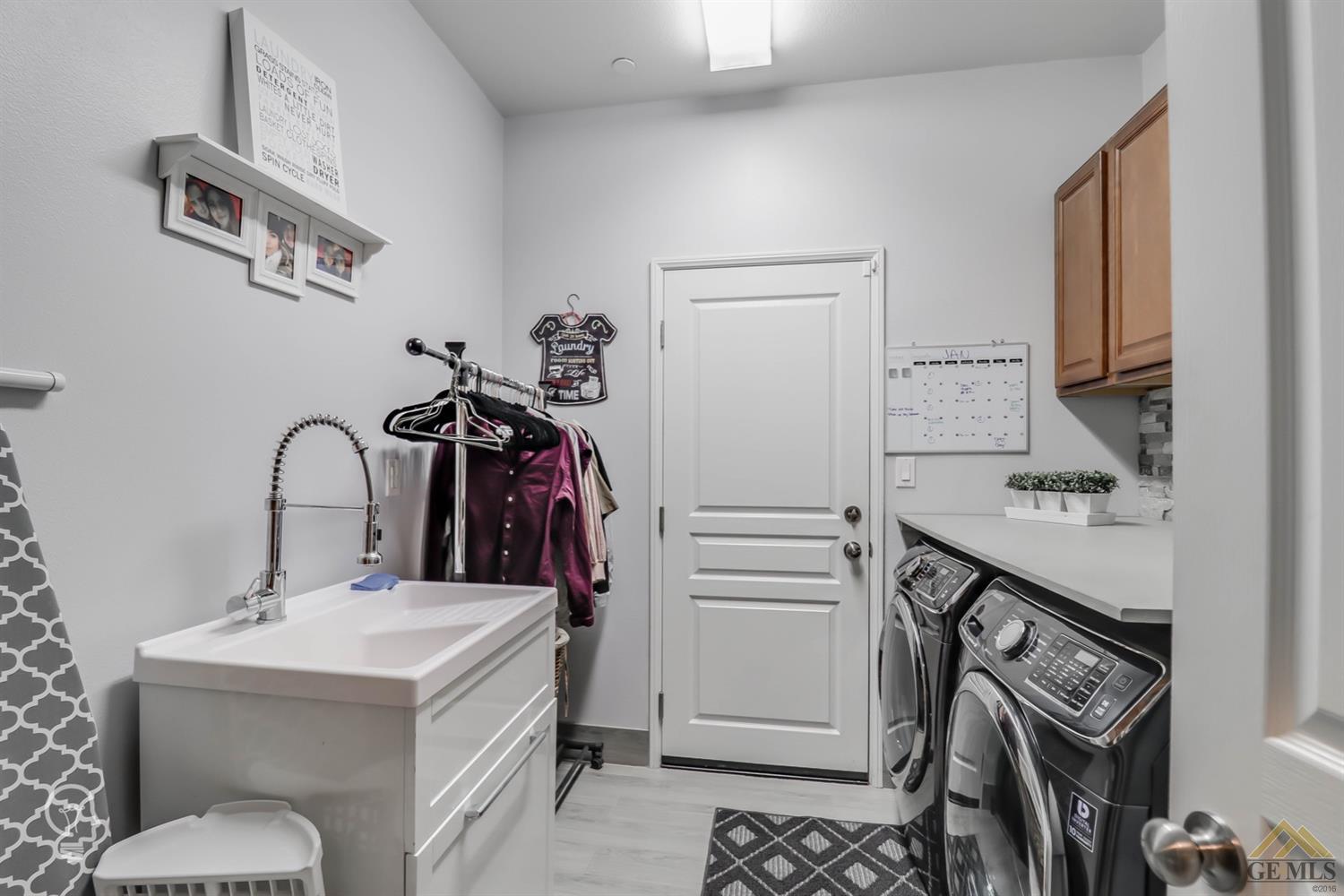 10815 Mountainside Drive Bakersfield, CA 93306 - Photo 24 of 35