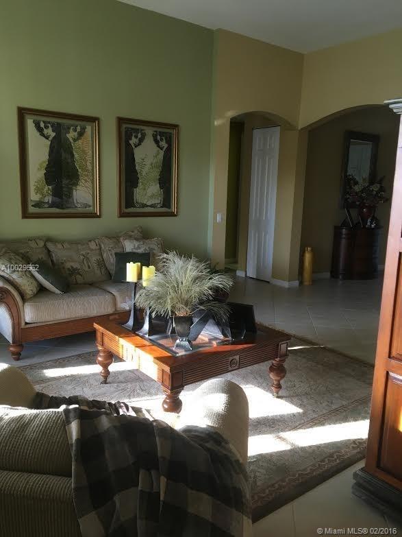 Encantada Pembroke Pines, FL 33029 - Photo 9 of 33