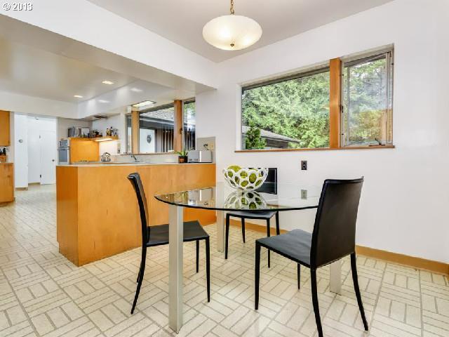 1931 Southwest Highland Road Portland, OR 97221 - Photo 7 of 16 Gallery Image 7