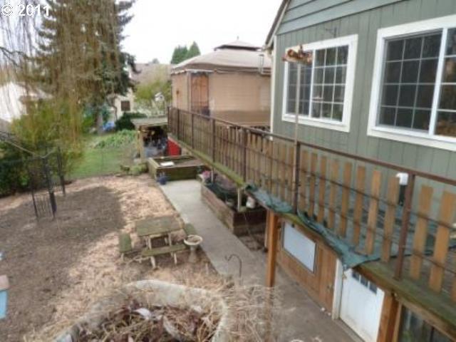 1020 Northeast Faloma Road Portland, OR 97211 - Photo 9 of 10 Gallery Image 9