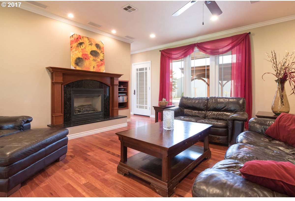 3465 Del Rio Road Roseburg, OR 97471 - Photo 6 of 30 Gallery Image 6