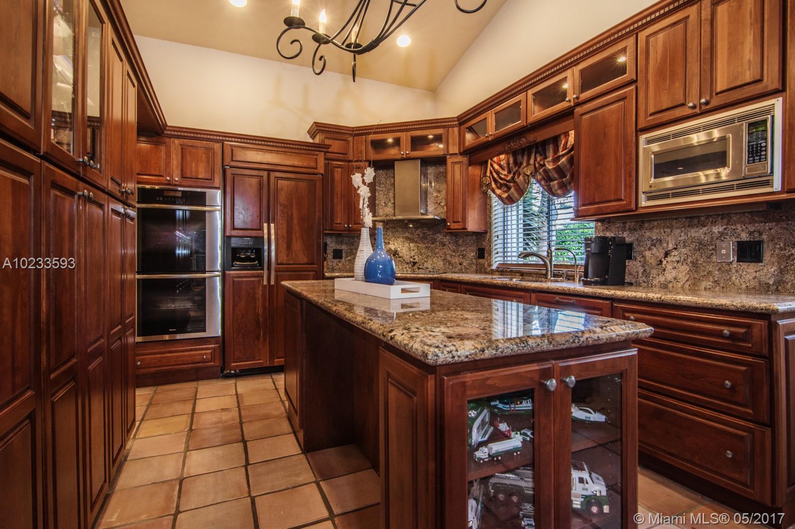 762 Crescent Way Weston, FL 33326 - Photo 12 of 34