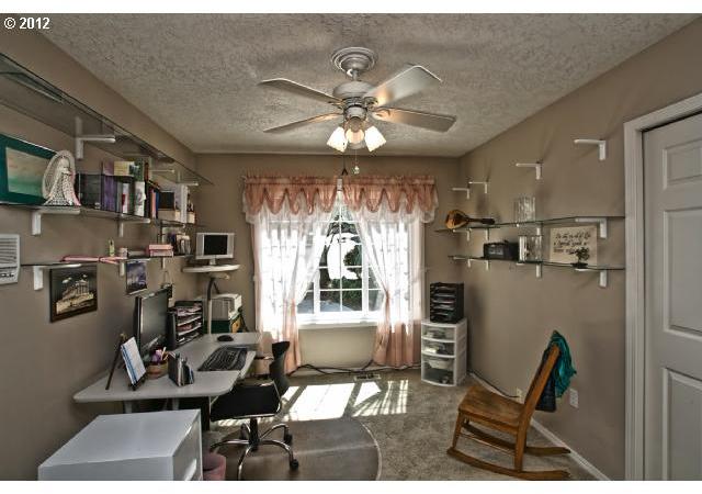 16709 Southwest Nafus Lane Beaverton, OR 97007 - Photo 13 of 16 Gallery Image 13