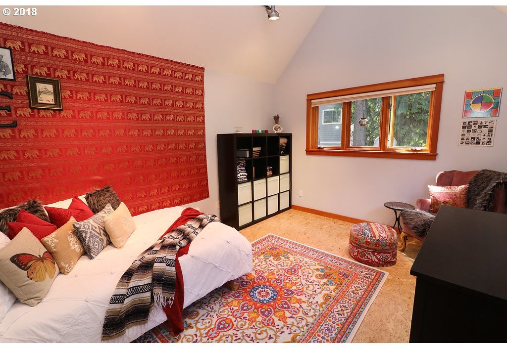3810 Southwest Comus Street Portland, OR 97219 - Photo 22 of 31 Gallery Image 22