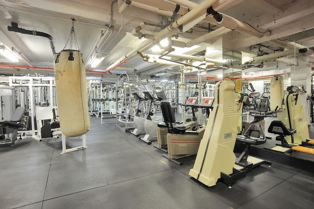 333 East 43rd Street, Unit 212 Manhattan, NY 10017 - Photo 10 of 14