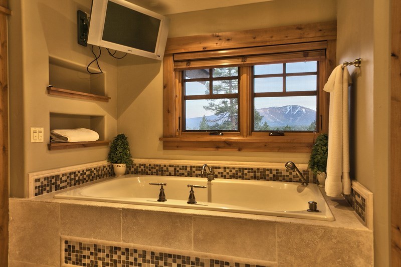 12822 Lookout Circle Truckee, CA 96161 - Photo 10 of 14