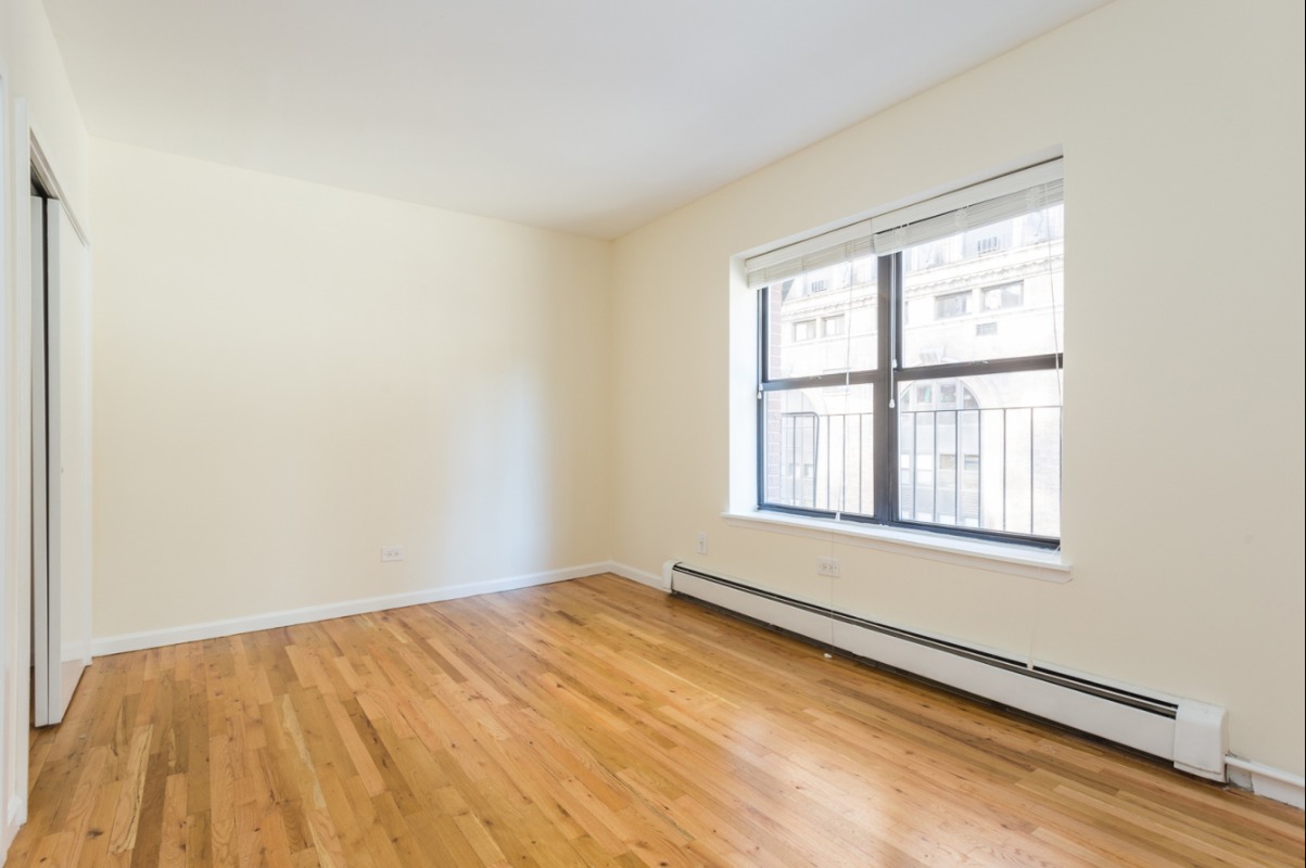255 West 51st Street, Unit 3A Manhattan, NY 10019 - Photo 2 of 4
