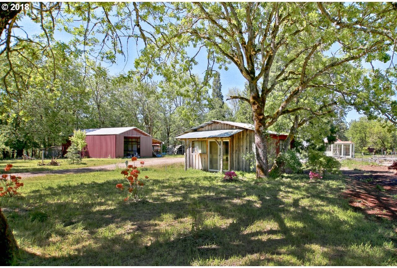 10325 Takilma Road Cave Junction, OR 97523 - Photo 5 of 24 Gallery Image 5