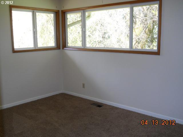 14015 Southwest Hargis Road Beaverton, OR 97008 - Photo 13 of 16 Gallery Image 13