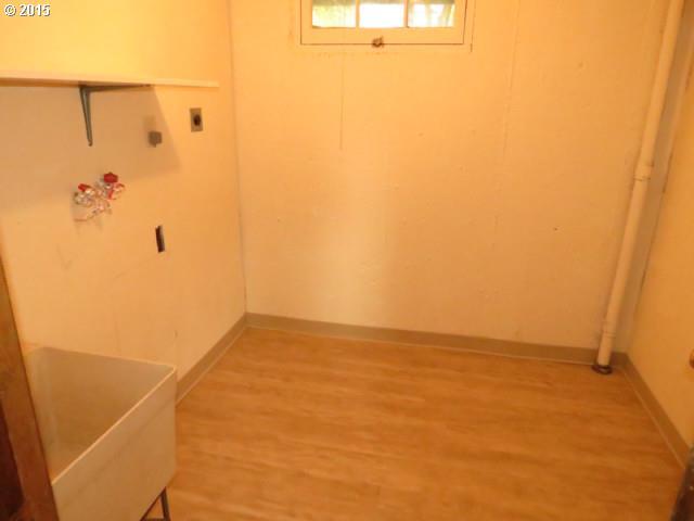 5475 Southwest Dover Loop Portland, OR 97225 - Photo 7 of 14 Gallery Image 7