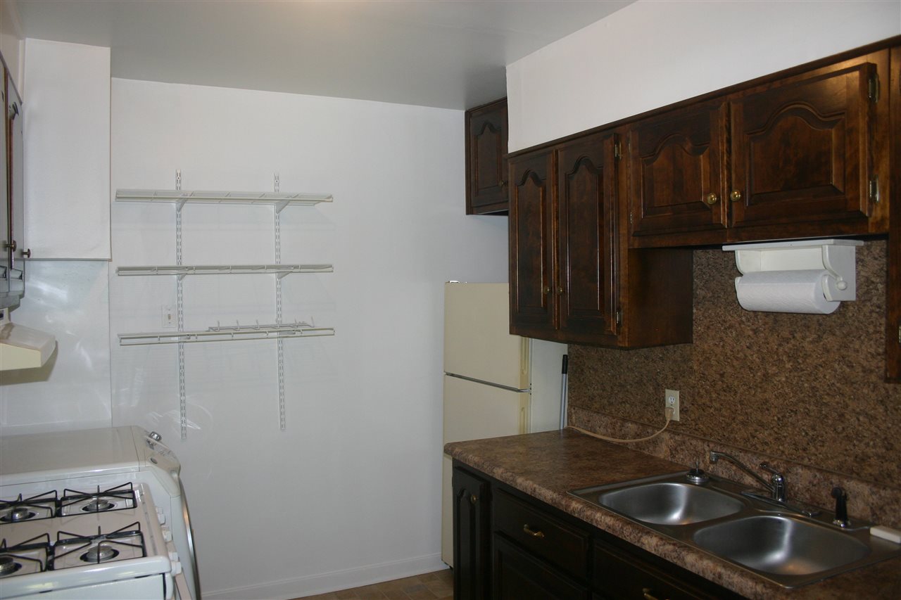 4076 Vaughn Road Memphis, TN 38122 - Photo 8 of 13
