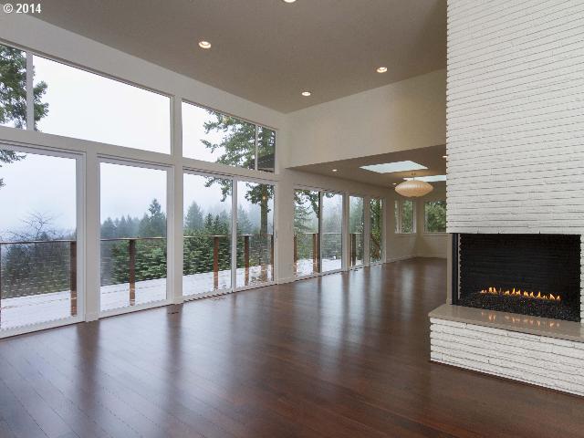 10050 Southwest 25th Avenue Portland, OR 97219 - Photo 7 of 16