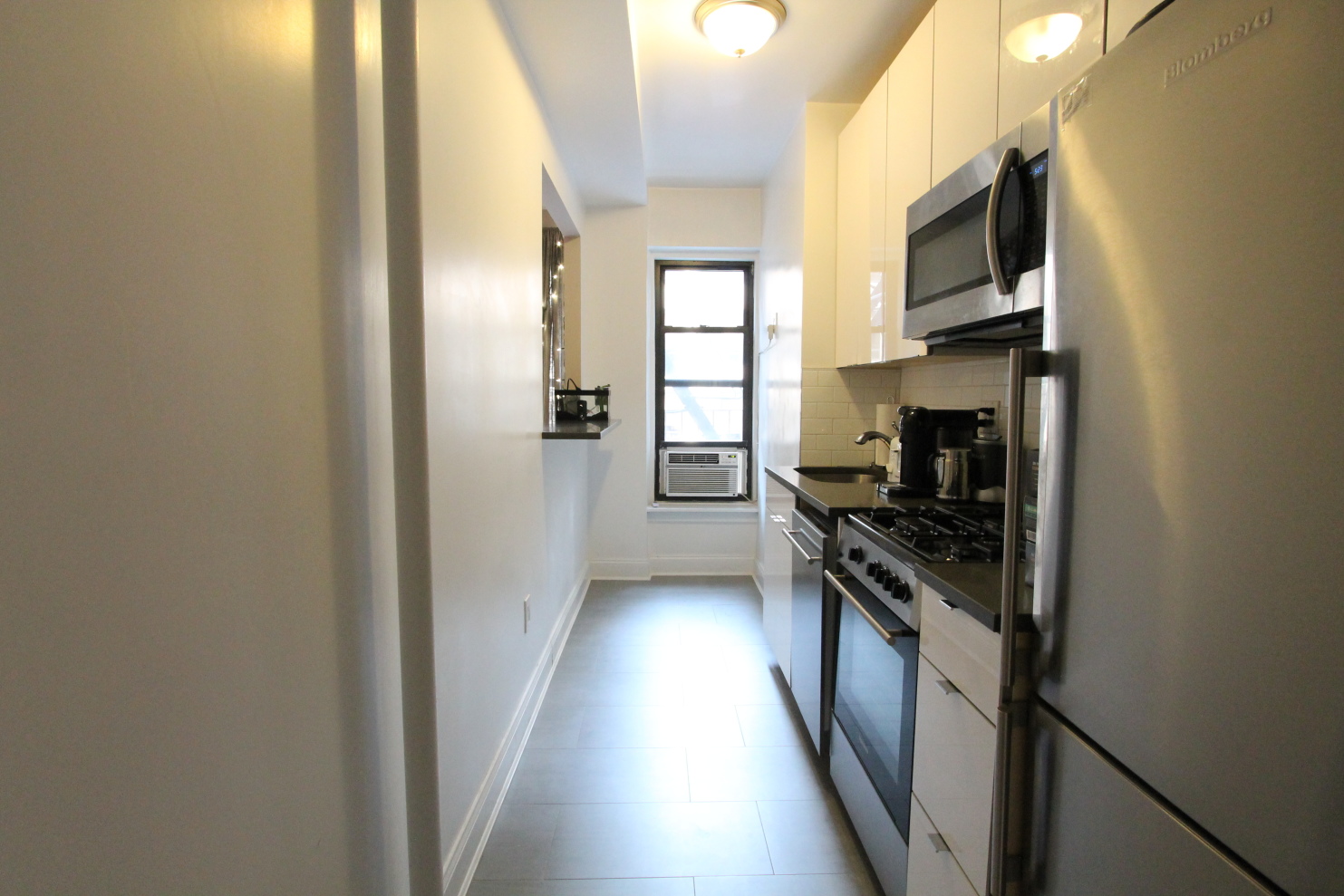 140 East 52nd Street, Unit 5B Manhattan, NY 10022 - Photo 2 of 2