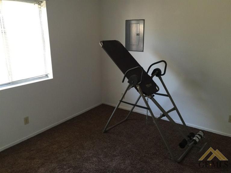 417 Baldwin Road Bakersfield, CA 93304 - Photo 13 of 18 Gallery Image 13
