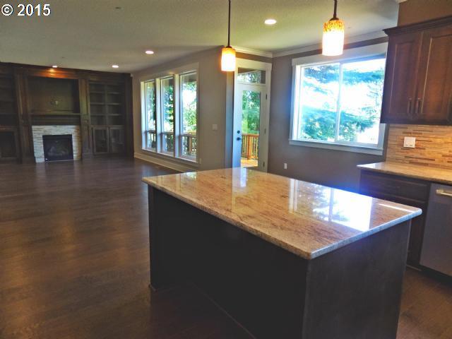 4423 Southwest Flower Street Portland, OR 97221 - Photo 3 of 16 Gallery Image 3