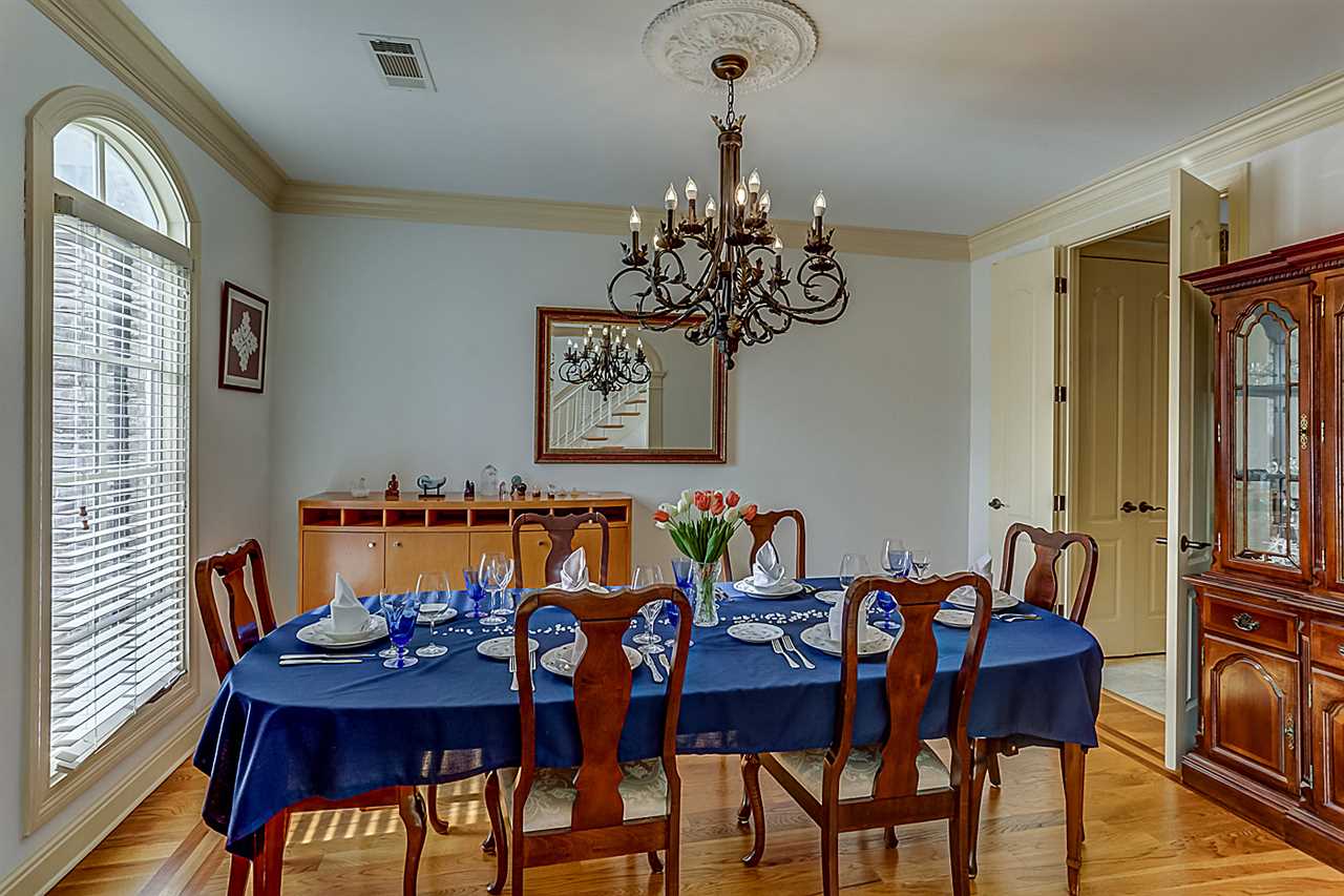 9484 Johnson Rd Extension Germantown, TN 38139 - Photo 3 of 25 Gorgeous Spacious Dining Room