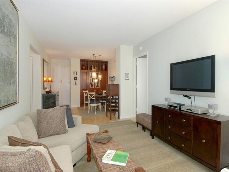 99 Jane Street, Unit 4L Manhattan, NY 10014 - Photo 2 of 6