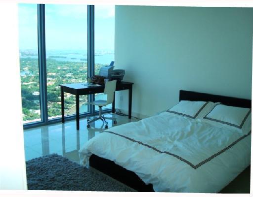 601 Northeast 36th Street, Unit PH2 Miami, FL 33137 - Photo 3 of 4